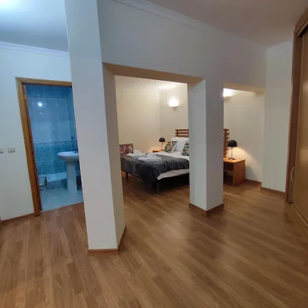 Casa Alfarroba Албуфейра