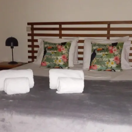 Casa Alfarroba Албуфейра